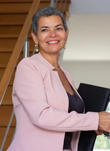 Maria G., Graduada